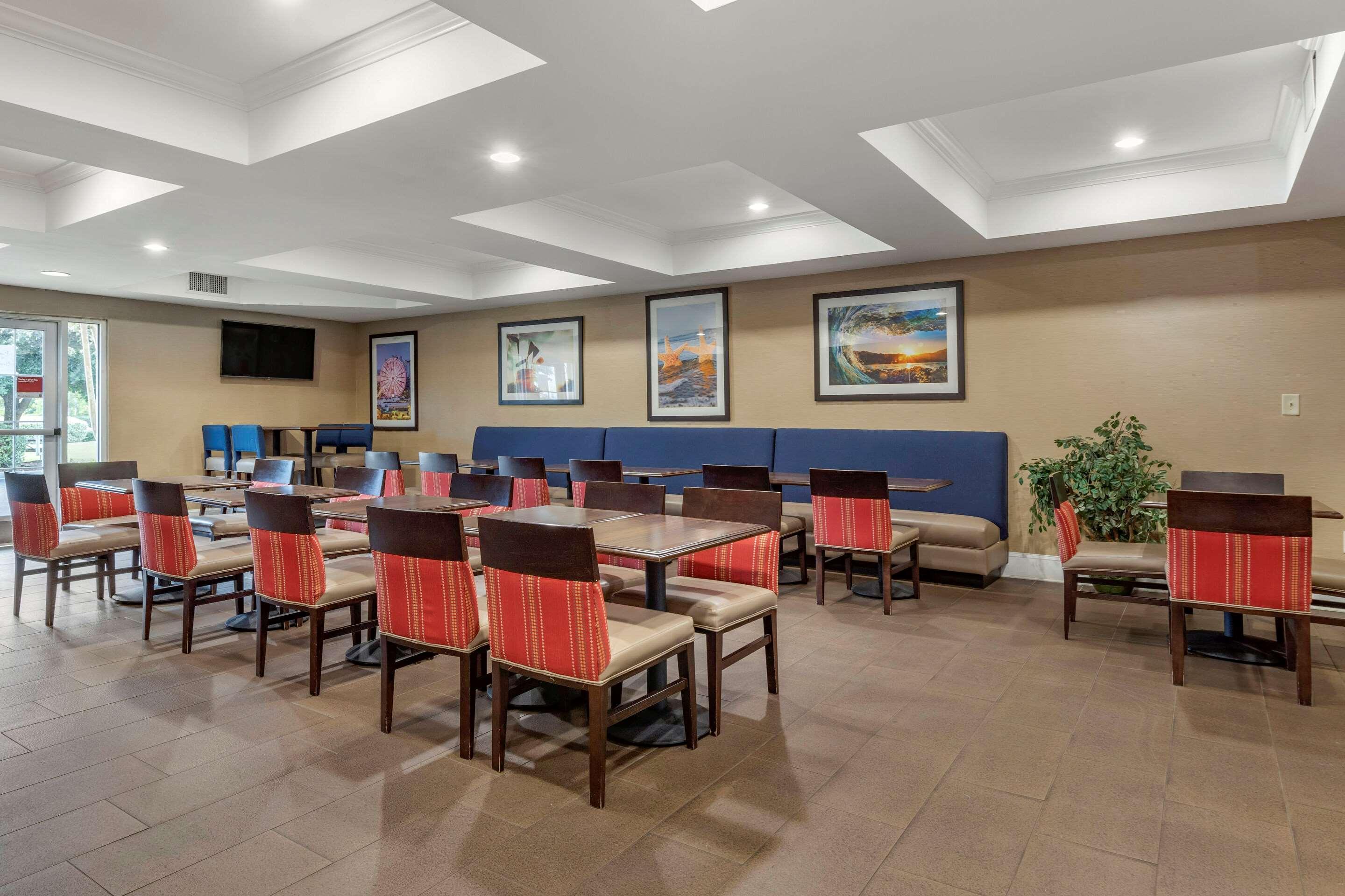 Comfort Suites Myrtle Beach Central Екстериор снимка